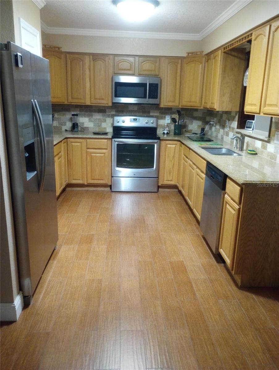 13300 38TH AVENUE — photo 4 of 22