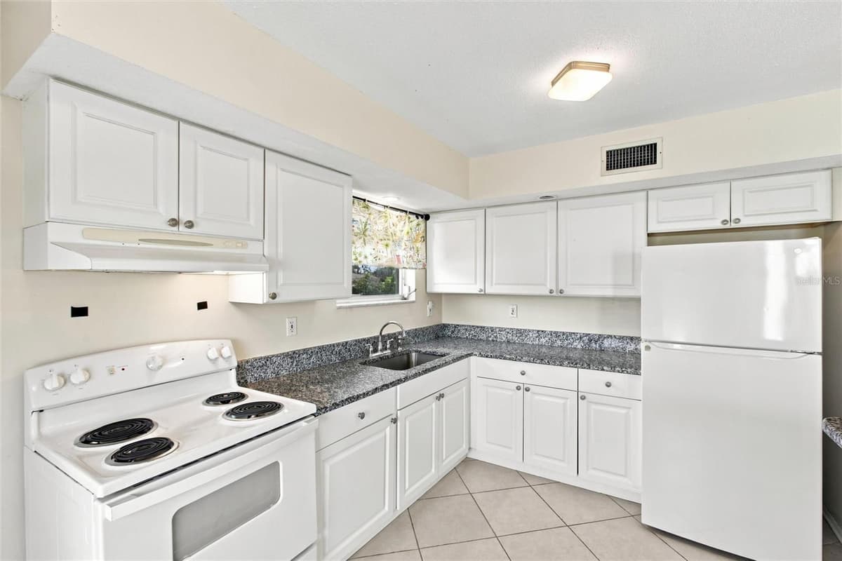 8381 FAY AVENUE — photo 16 of 34