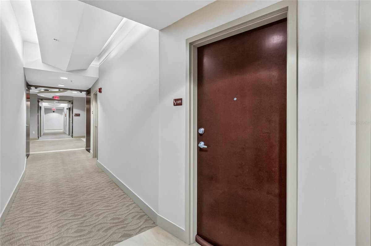 155 COURT AVENUE — photo 4 of 28