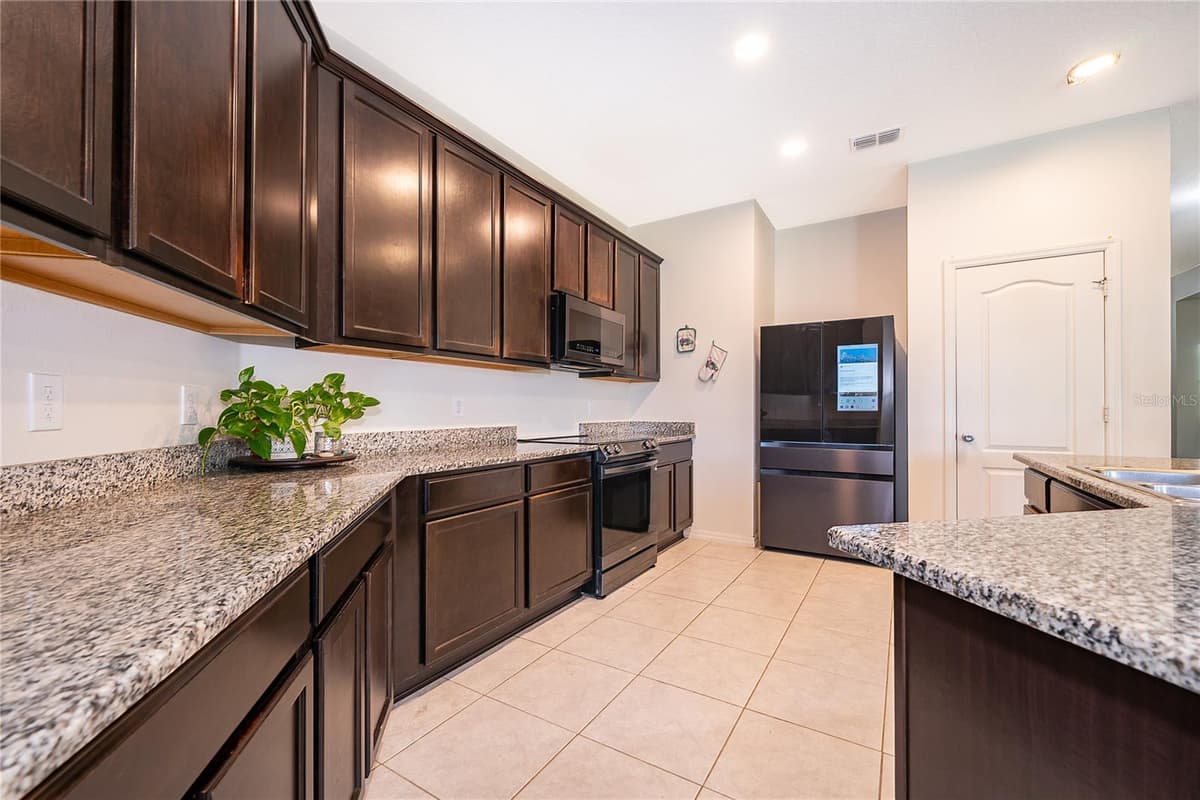 1815 PLUMAS WAY — photo 17 of 27