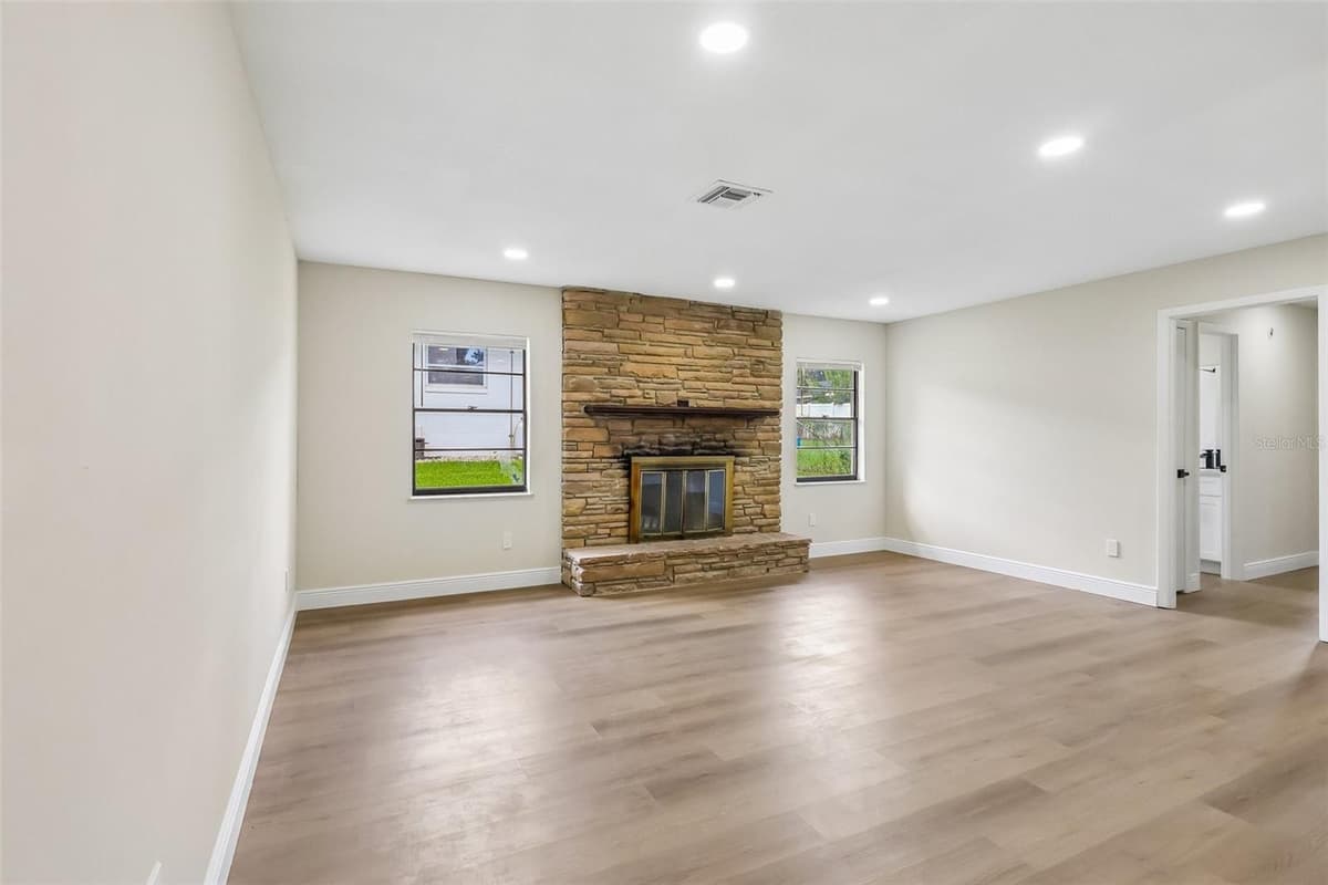 612 RODNEY DRIVE — photo 29 of 30