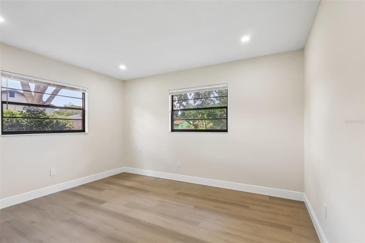 612 RODNEY DRIVE — photo 20 of 30