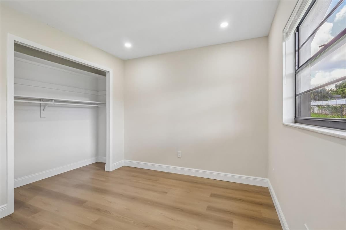 612 RODNEY DRIVE — photo 19 of 30