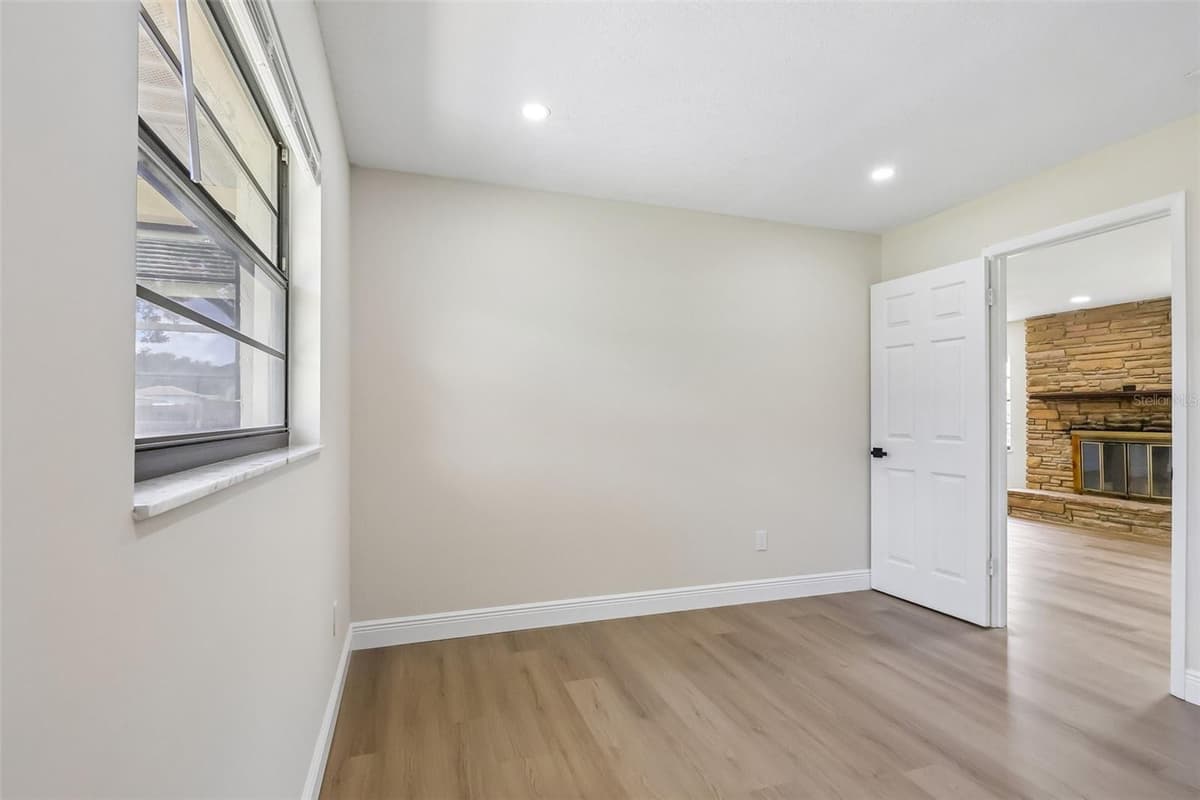 612 RODNEY DRIVE — photo 16 of 30