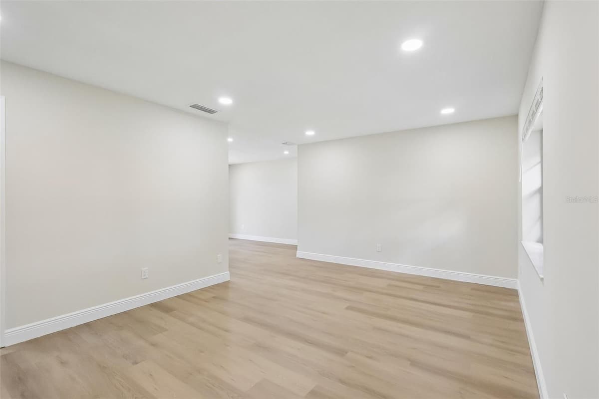 612 RODNEY DRIVE — photo 27 of 30