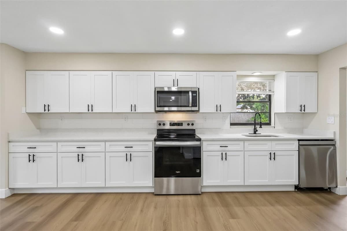 612 RODNEY DRIVE — photo 5 of 30