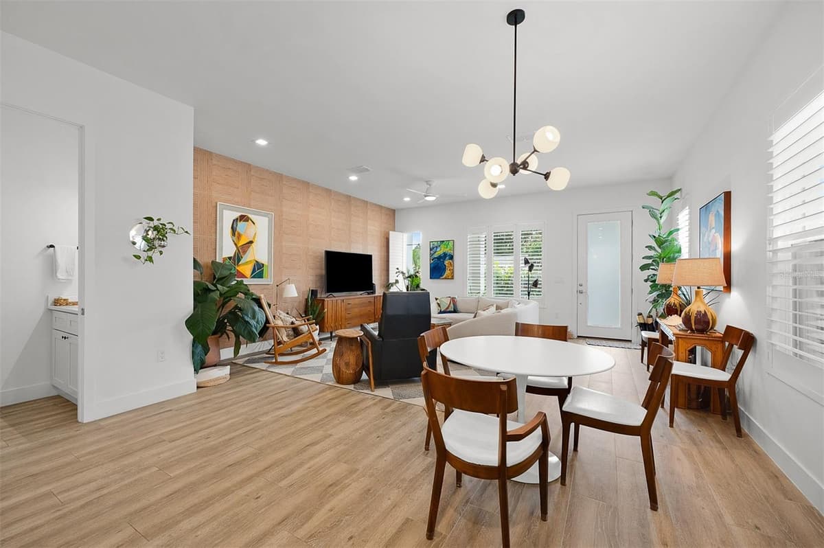 523 PRINCETON STREET — photo 10 of 47
