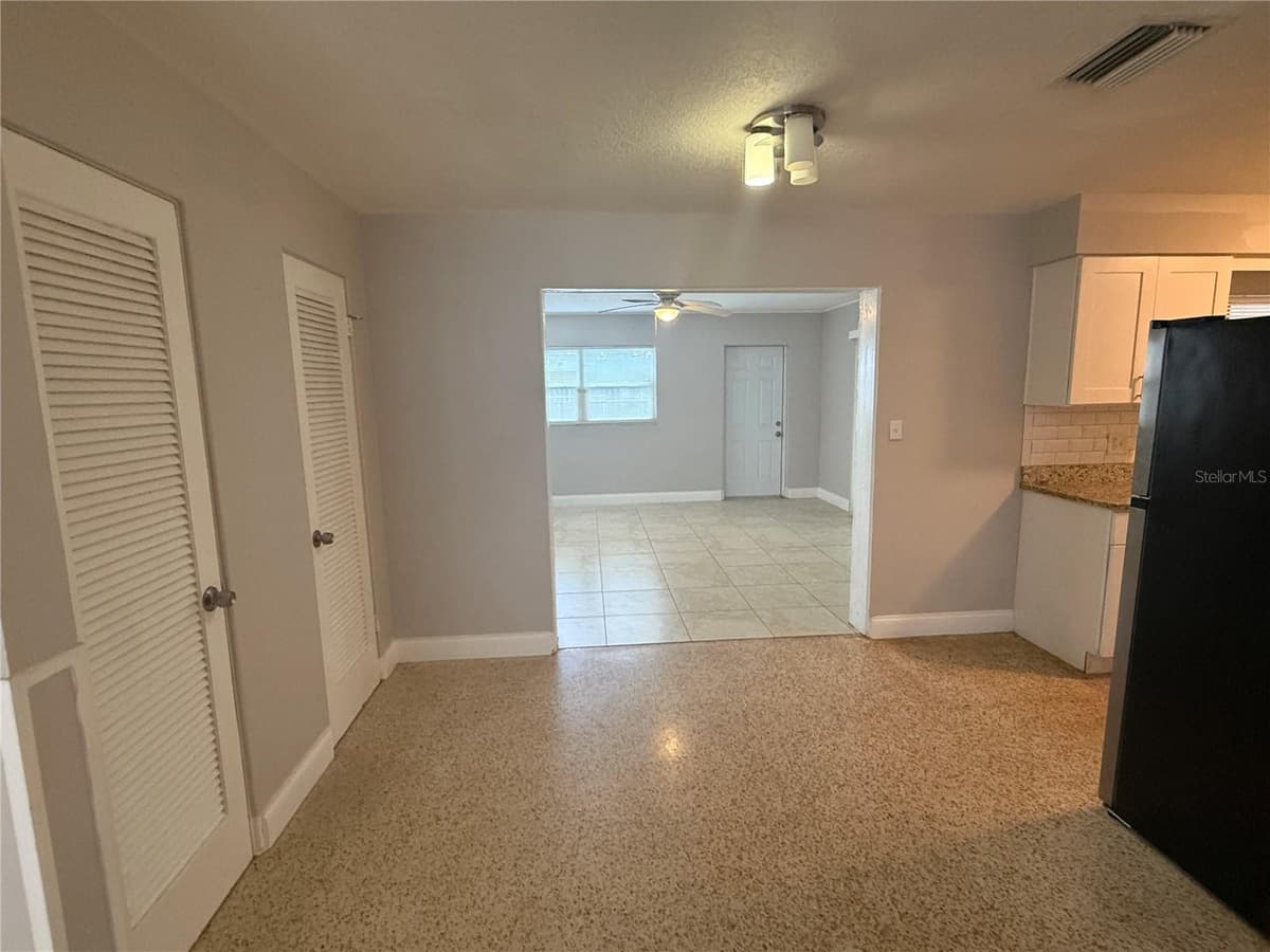 6308 RAVINNIA DRIVE — photo 13 of 30