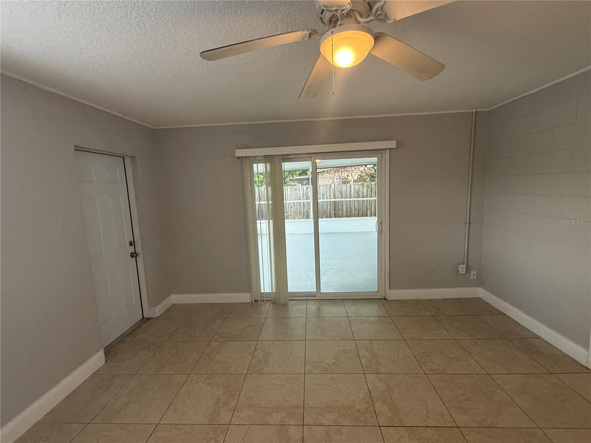 6308 RAVINNIA DRIVE — photo 10 of 30