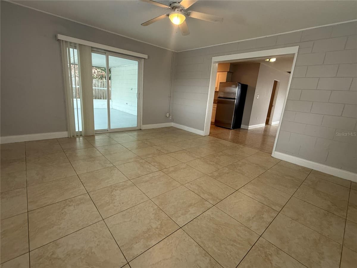 6308 RAVINNIA DRIVE — photo 9 of 30