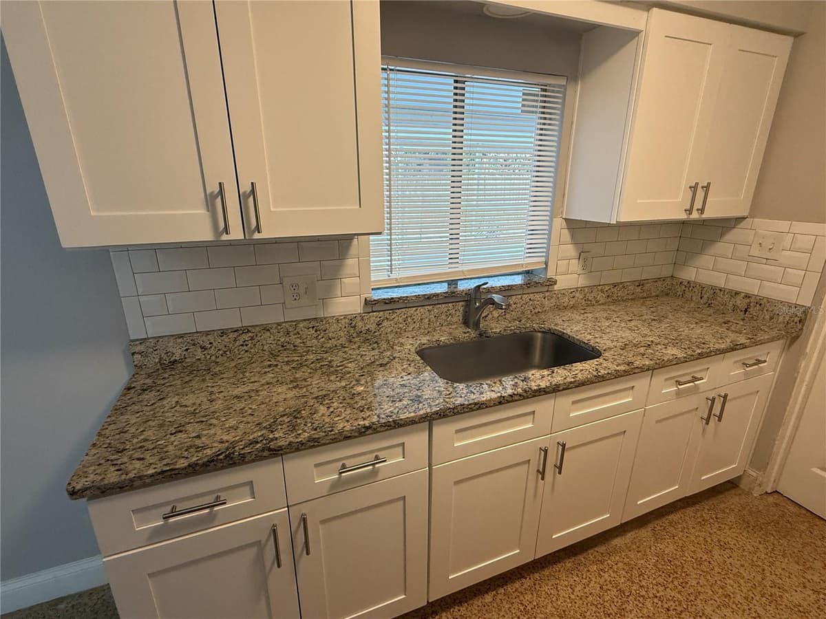 6308 RAVINNIA DRIVE — photo 16 of 30