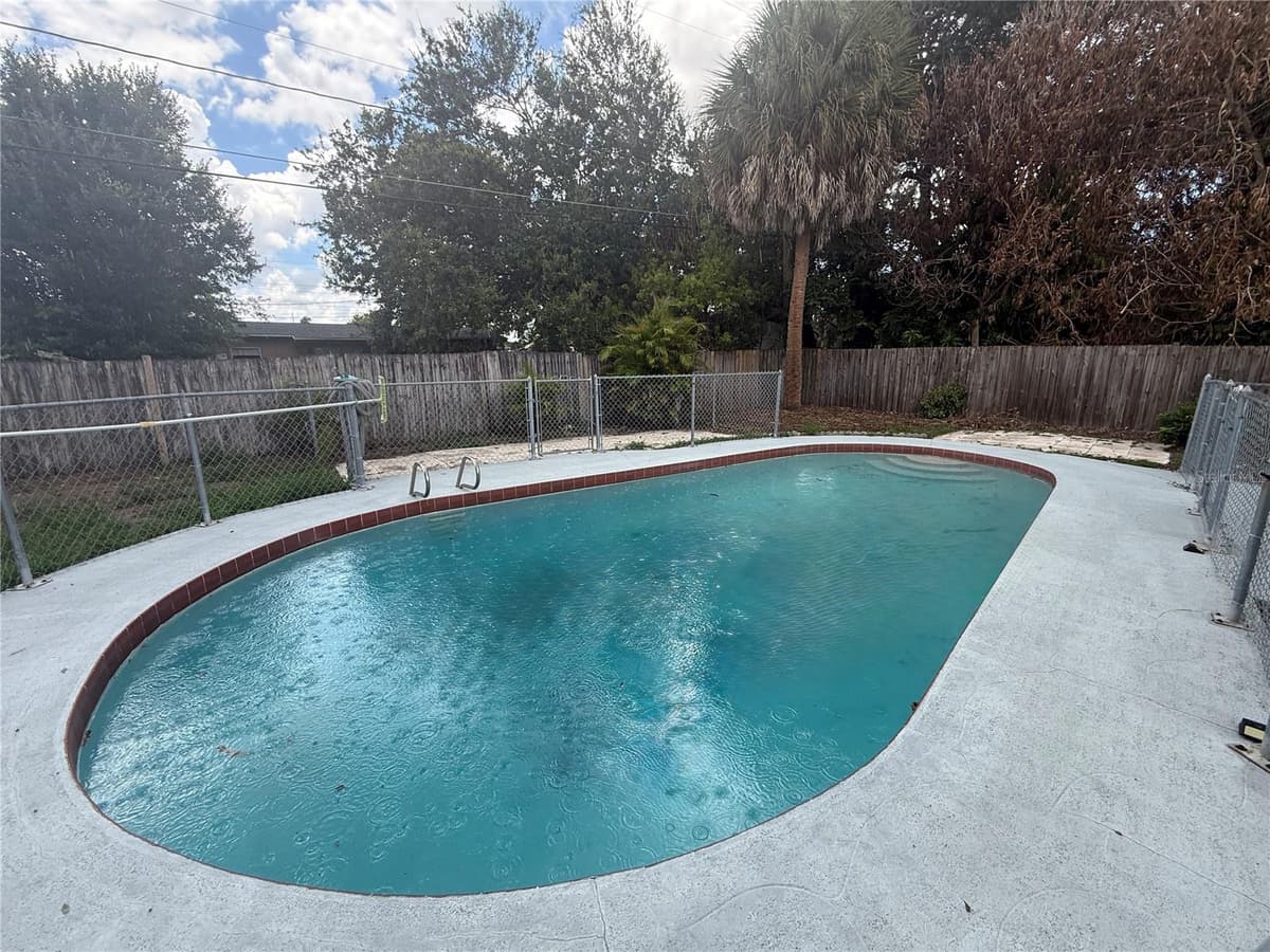 6308 RAVINNIA DRIVE — photo 3 of 30