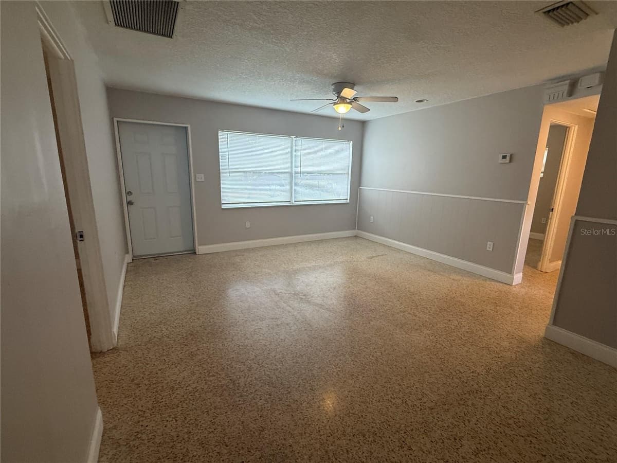 6308 RAVINNIA DRIVE — photo 11 of 30
