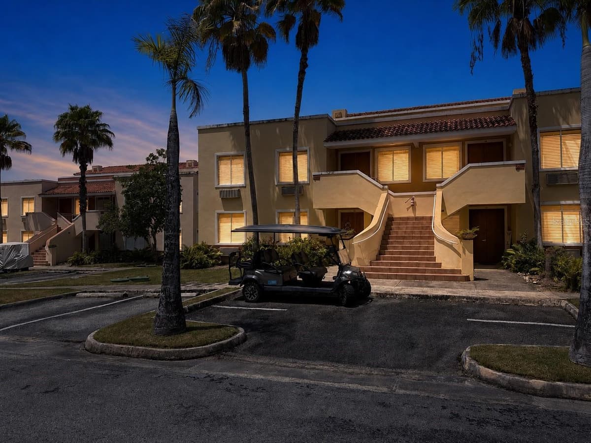 Harbour Lakes PALMAS DRIVE — photo 2 of 14