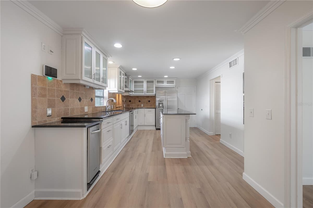 5026 CYPRESS TRACE DRIVE — photo 12 of 39