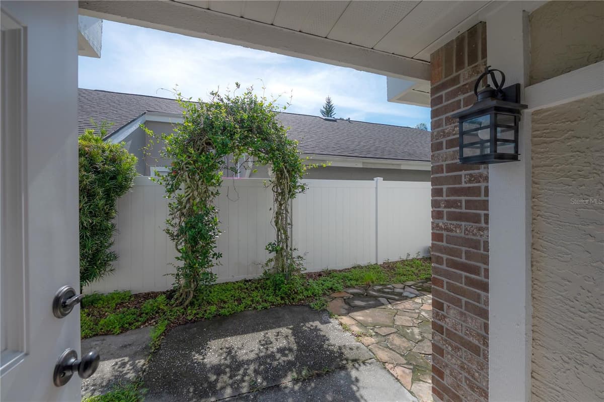 5026 CYPRESS TRACE DRIVE — photo 37 of 39