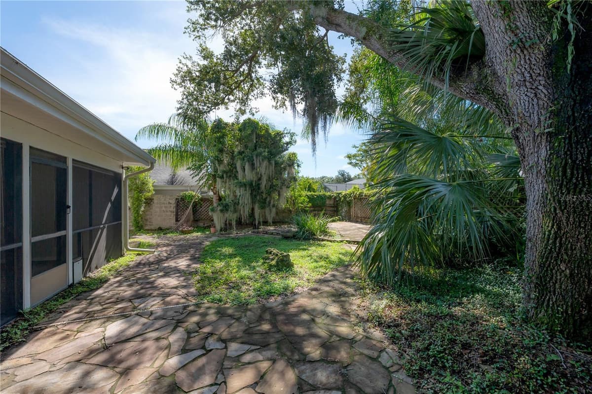 5026 CYPRESS TRACE DRIVE — photo 32 of 39