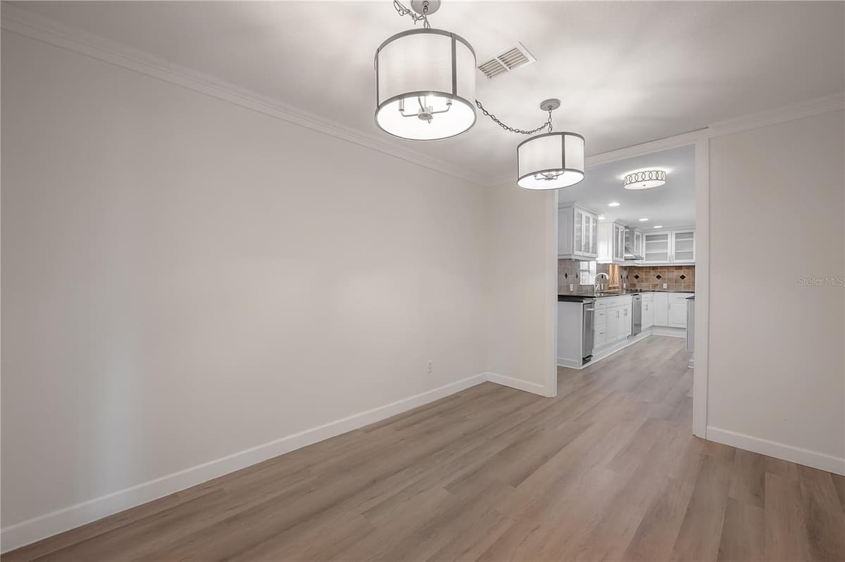 5026 CYPRESS TRACE DRIVE — photo 14 of 39