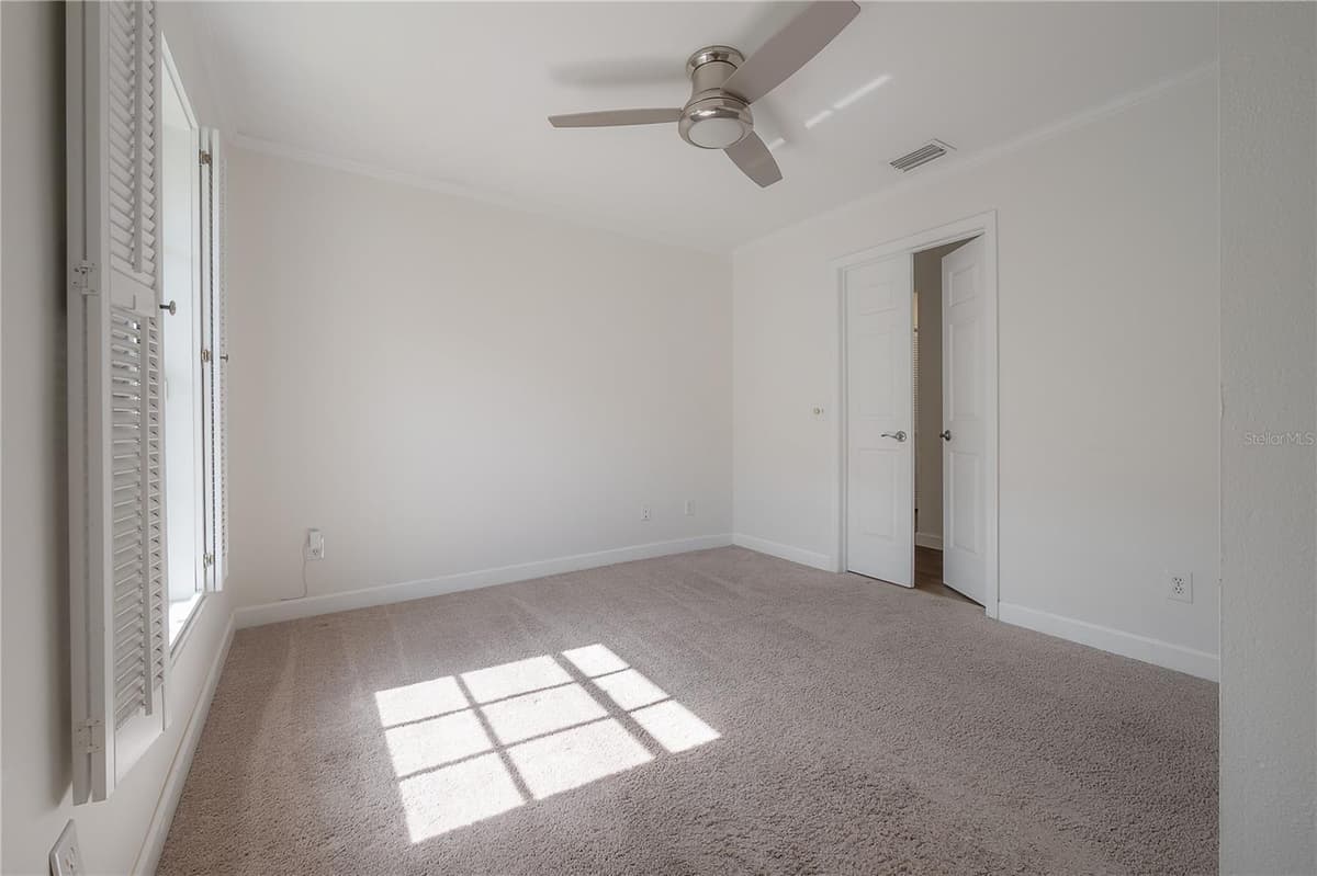 5026 CYPRESS TRACE DRIVE — photo 16 of 39