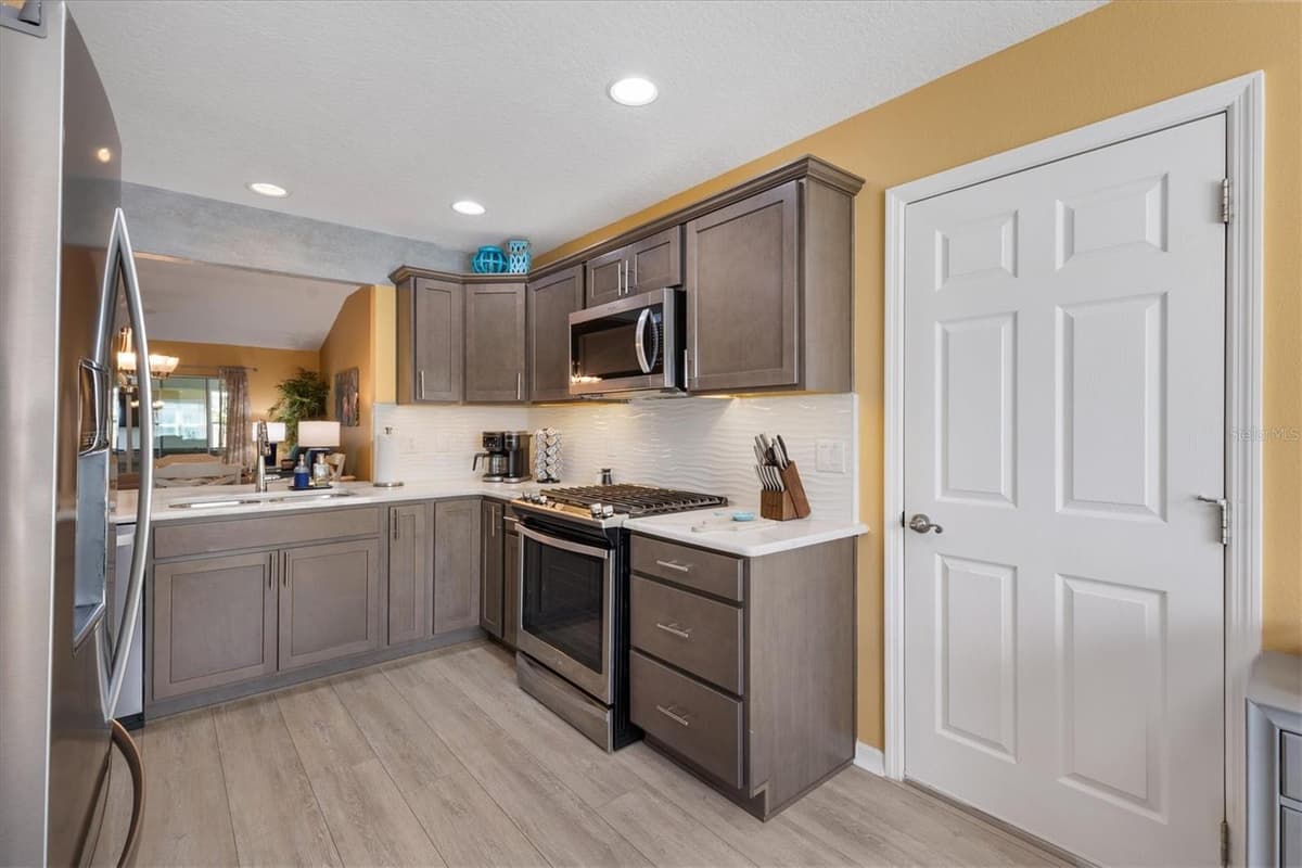 5738 CARLEY LOOP — photo 9 of 40