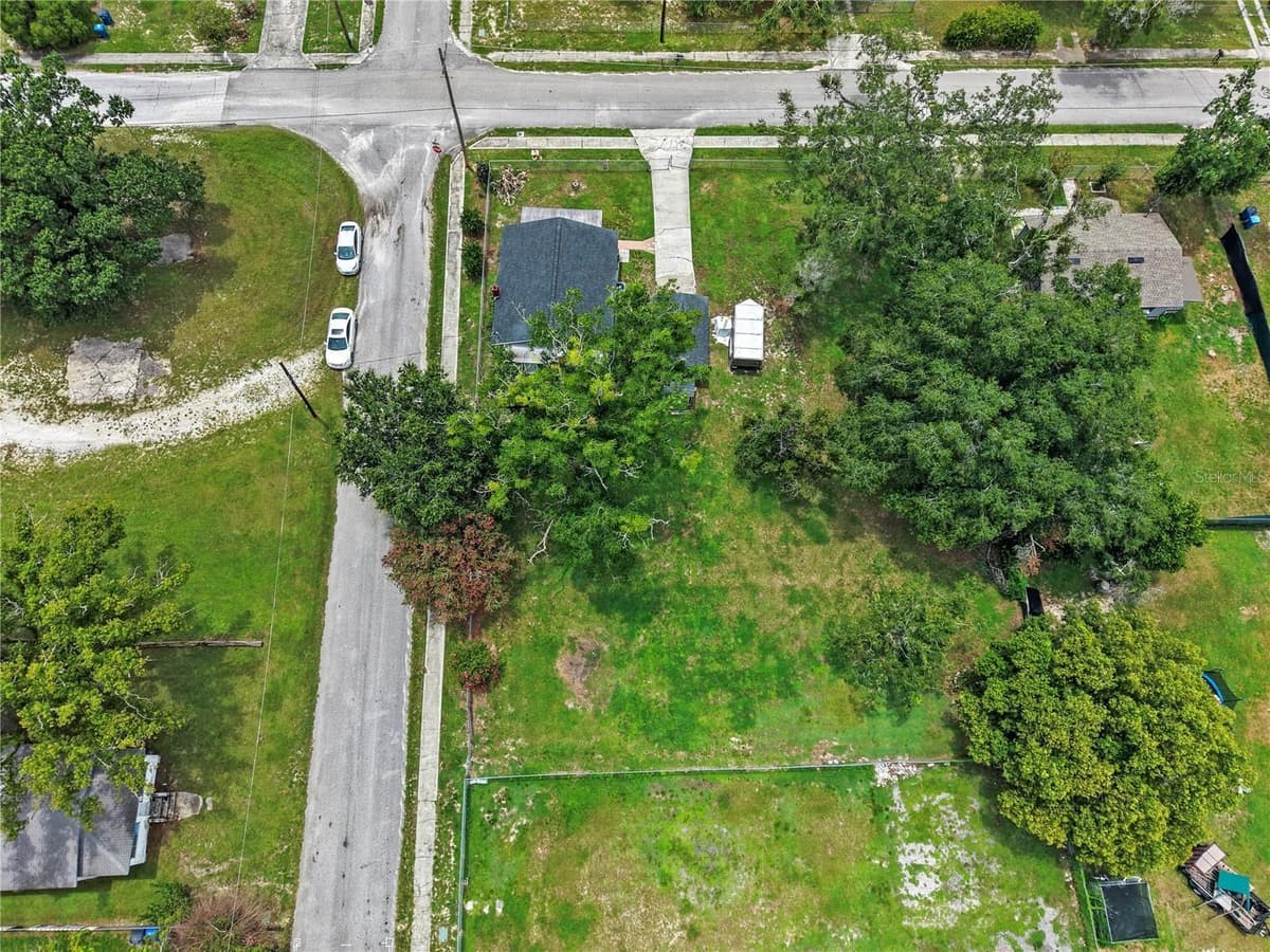 204 PINE AVENUE — photo 34 of 36