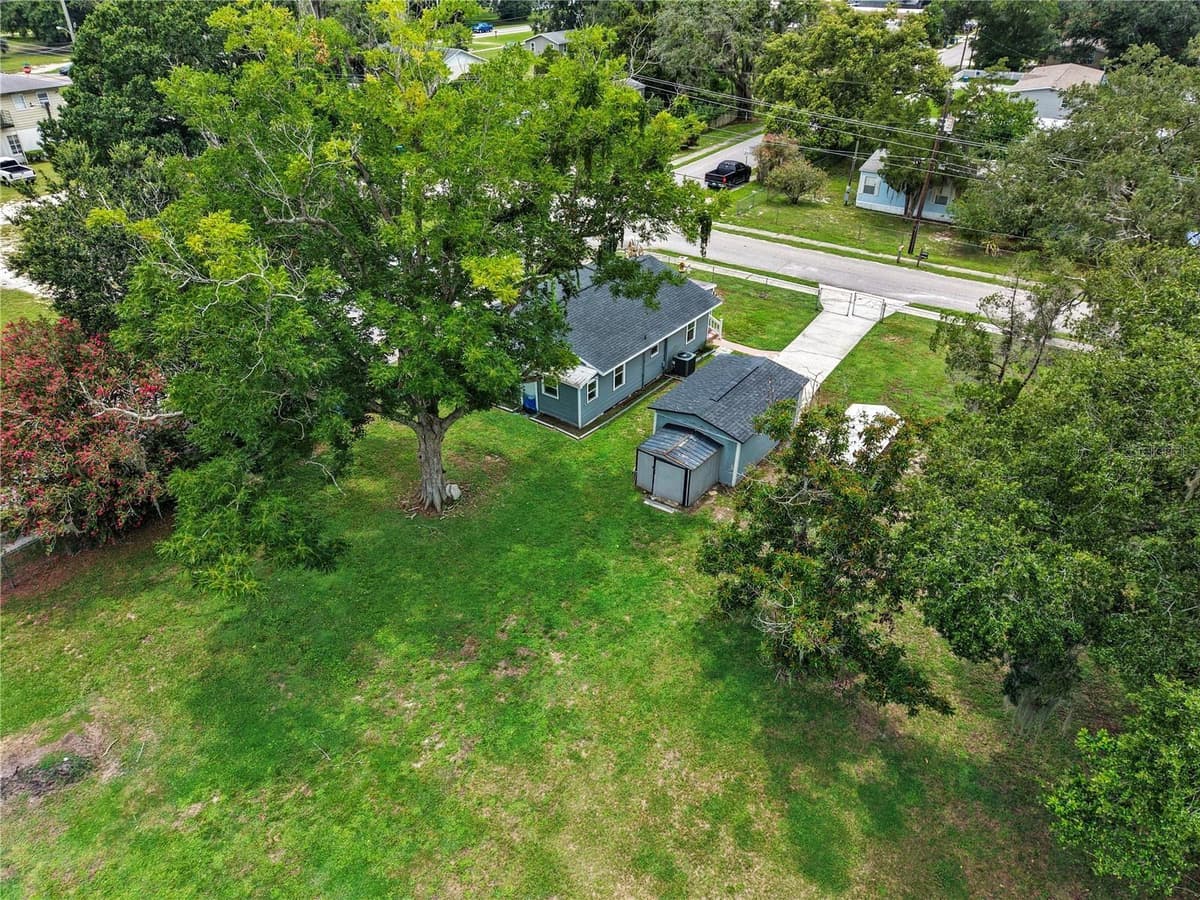 204 PINE AVENUE — photo 32 of 36