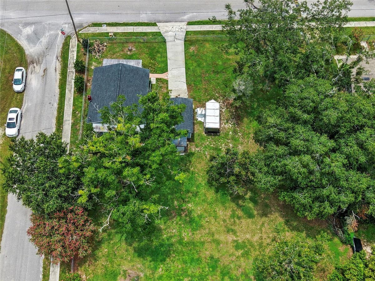 204 PINE AVENUE — photo 33 of 36