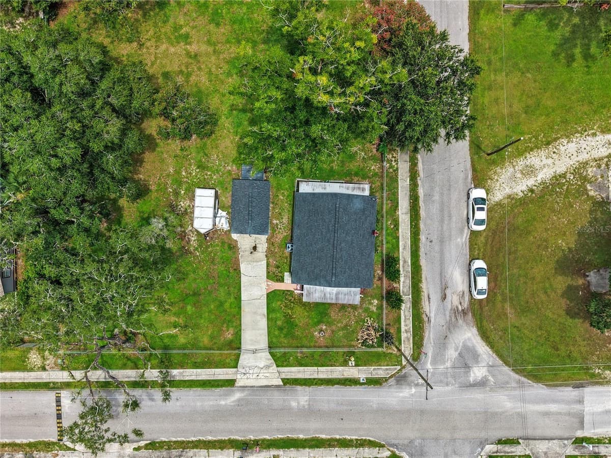 204 PINE AVENUE — photo 35 of 36