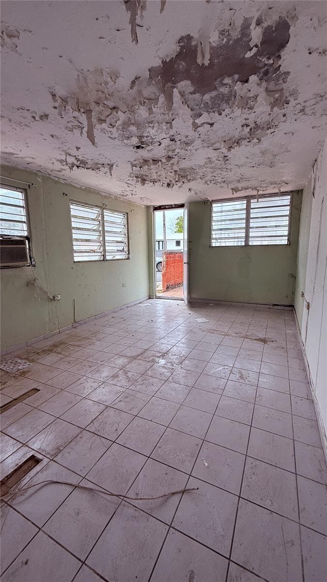 157 CALLE NEPTUNO, ISLA VERDE — photo 4 of 48