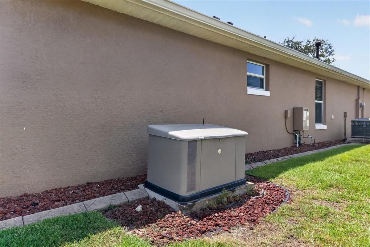 8920 BRIDGEPORT BAY CIRCLE — photo 37 of 40