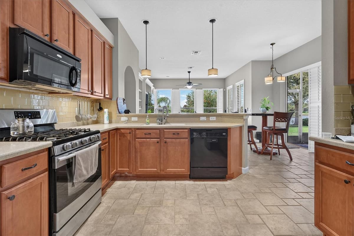 8920 BRIDGEPORT BAY CIRCLE — photo 14 of 40