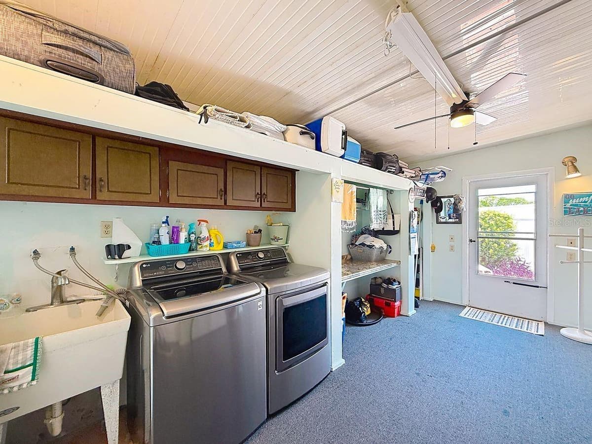 1561 APACHE CIRCLE — photo 32 of 67