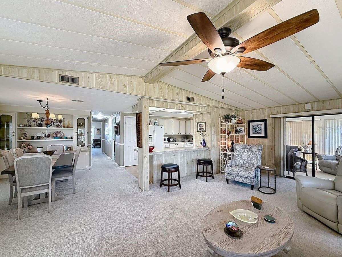1561 APACHE CIRCLE — photo 13 of 67