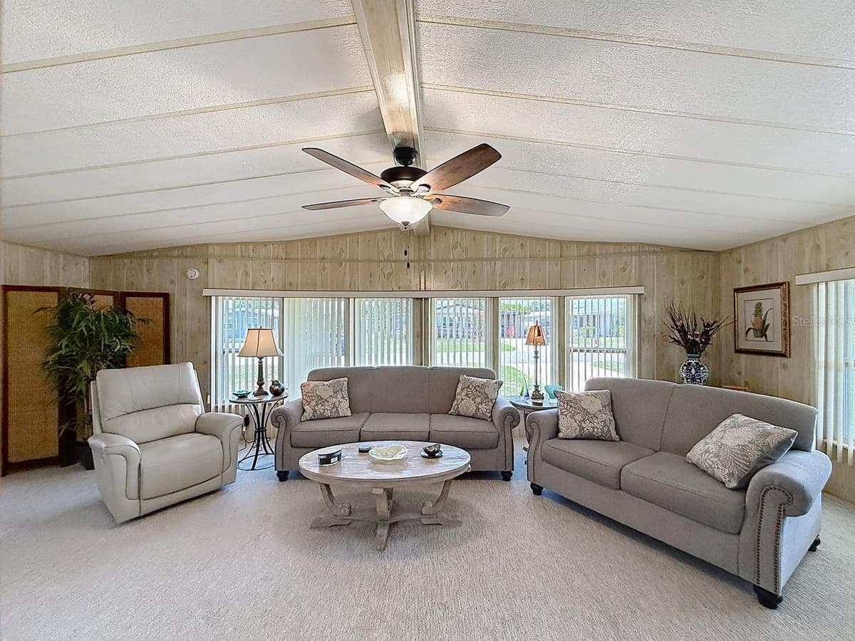 1561 APACHE CIRCLE — photo 14 of 67