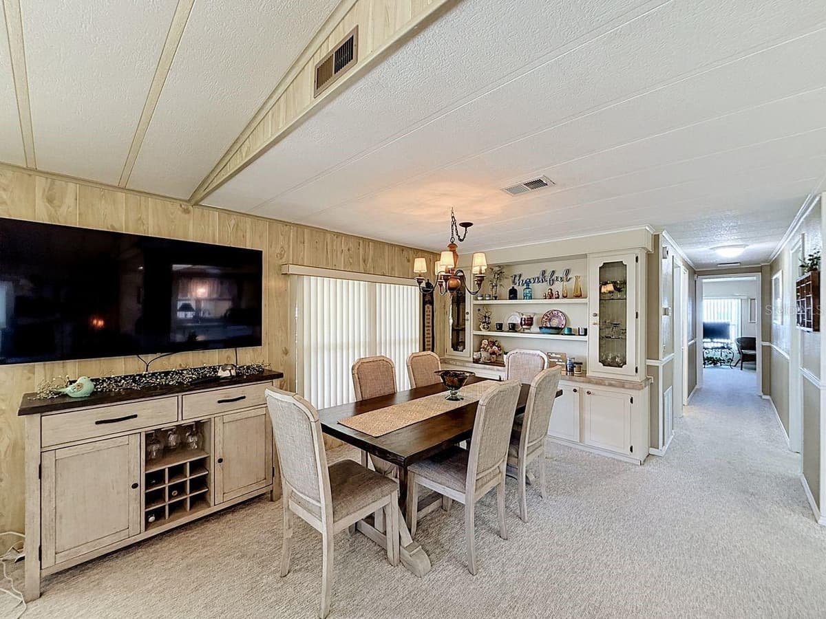1561 APACHE CIRCLE — photo 12 of 67