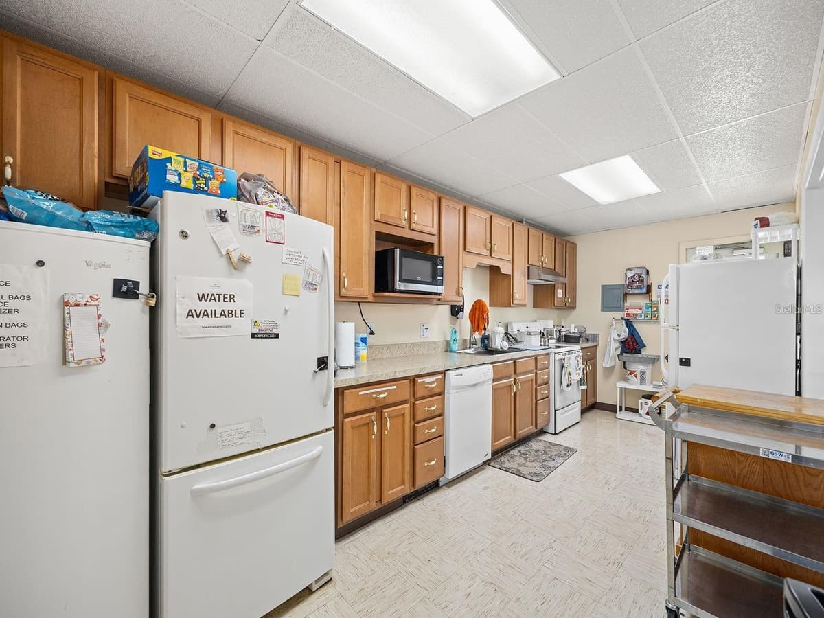 1561 APACHE CIRCLE — photo 45 of 67