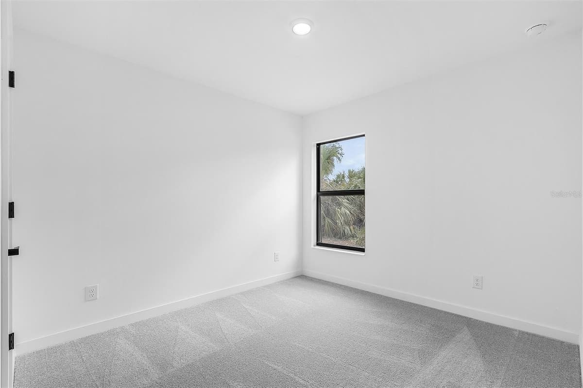 5402 OJUS STREET — photo 15 of 22