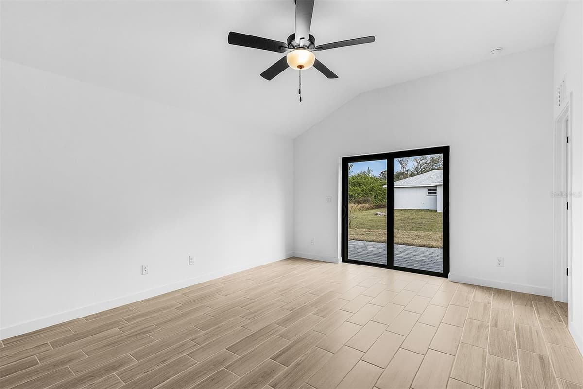 5402 OJUS STREET — photo 11 of 22