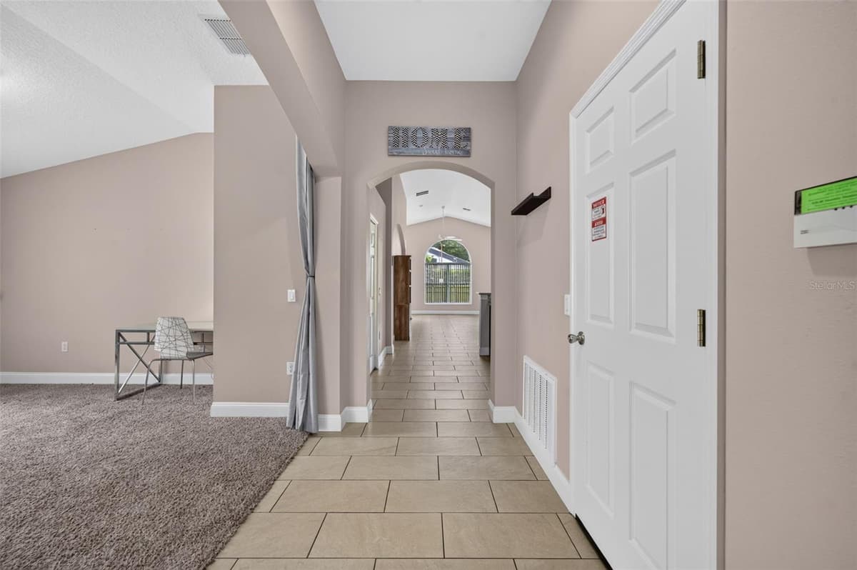 124 LANCASTER DRIVE — photo 4 of 43