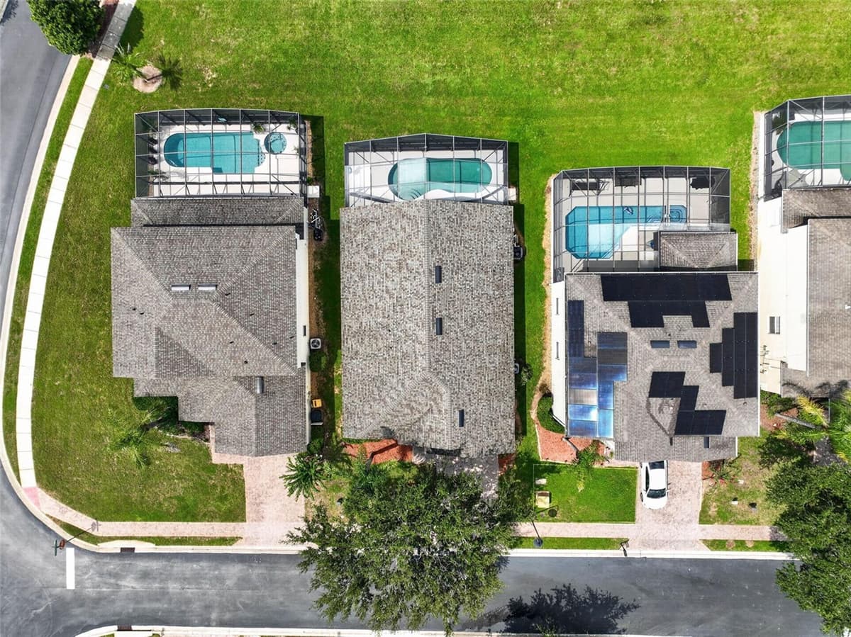 124 LANCASTER DRIVE — photo 40 of 43