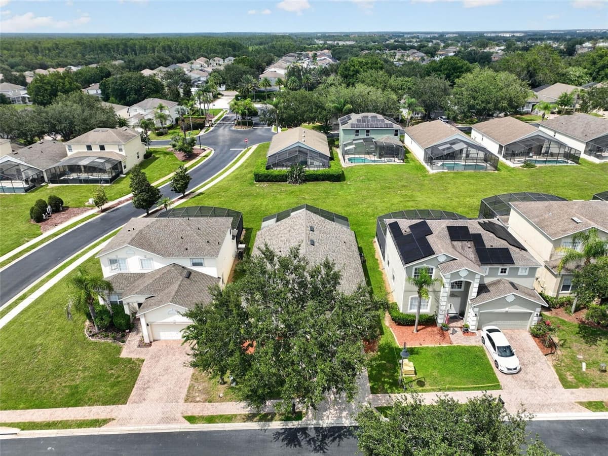 124 LANCASTER DRIVE — photo 41 of 43