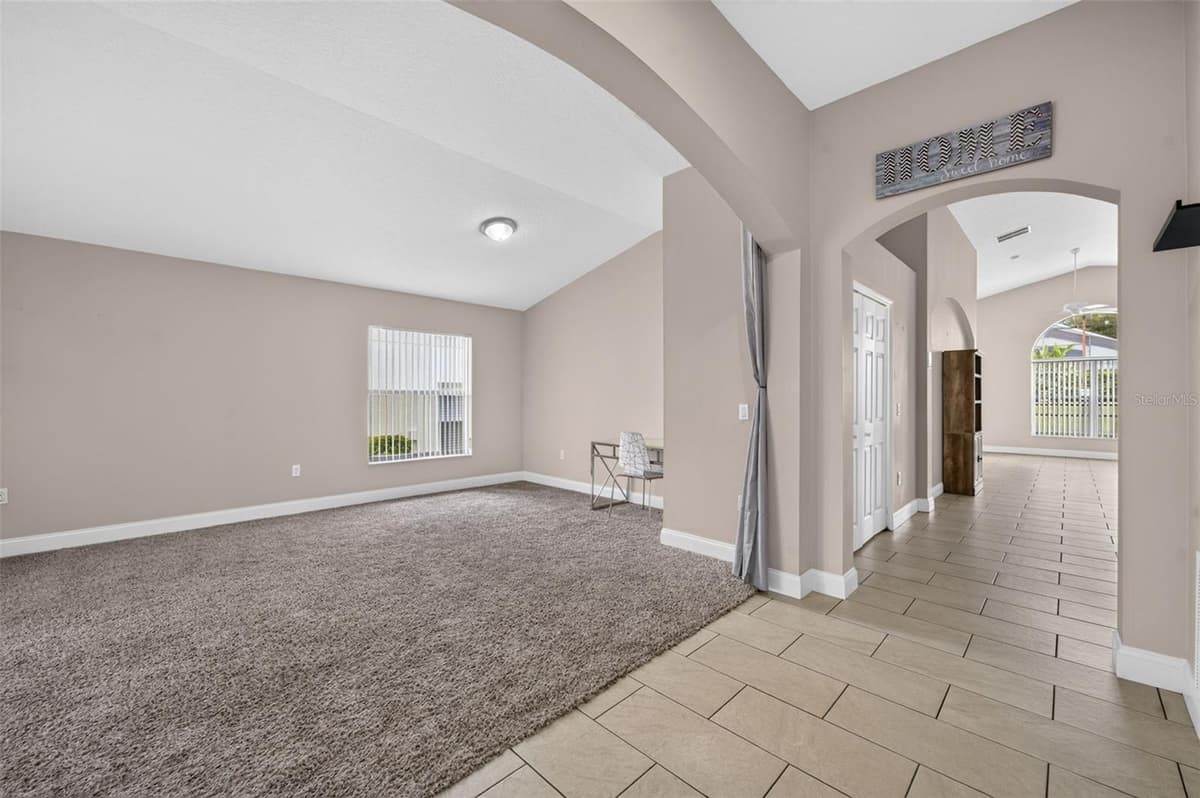 124 LANCASTER DRIVE — photo 5 of 43
