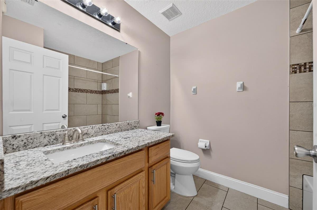 124 LANCASTER DRIVE — photo 18 of 43