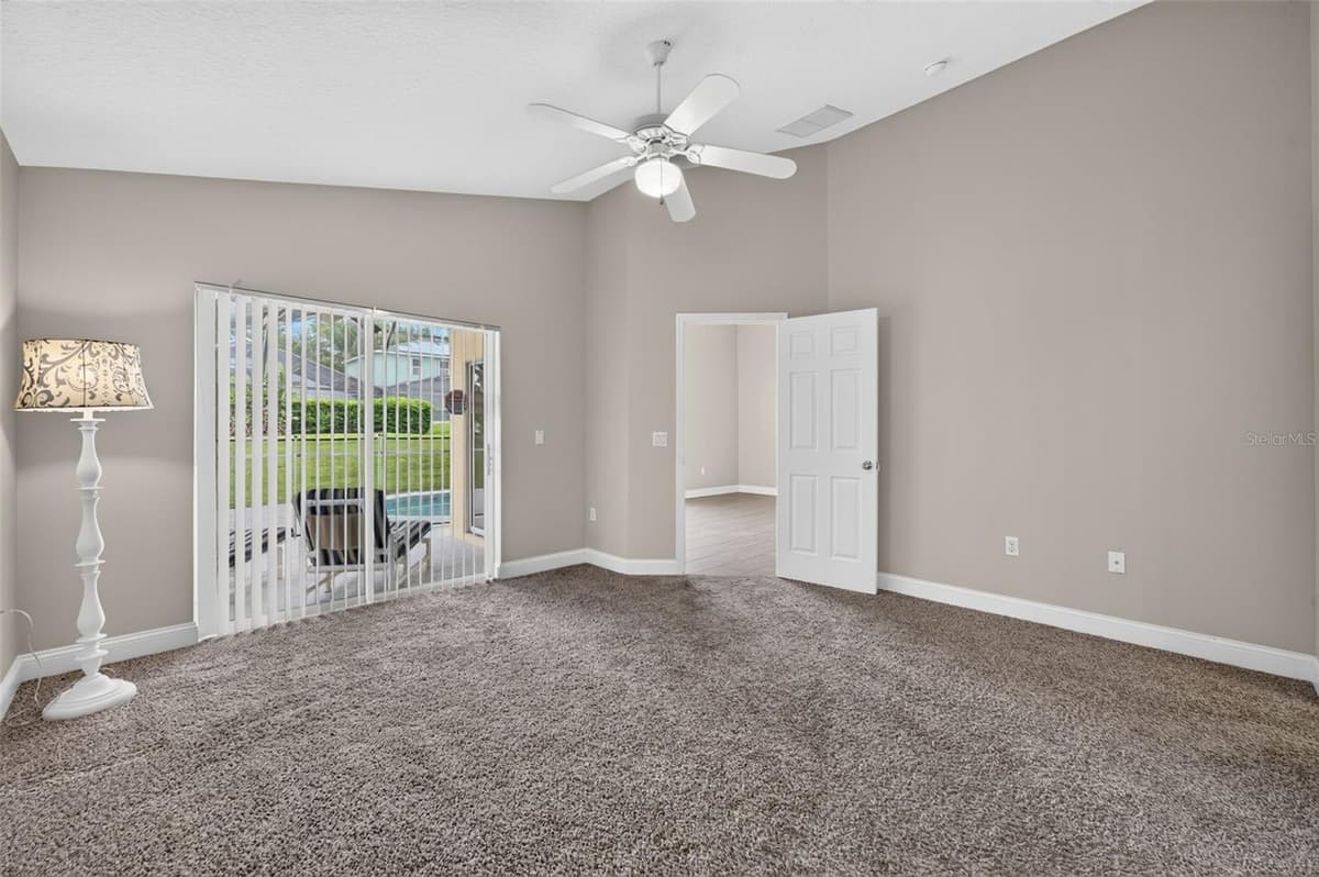 124 LANCASTER DRIVE — photo 24 of 43