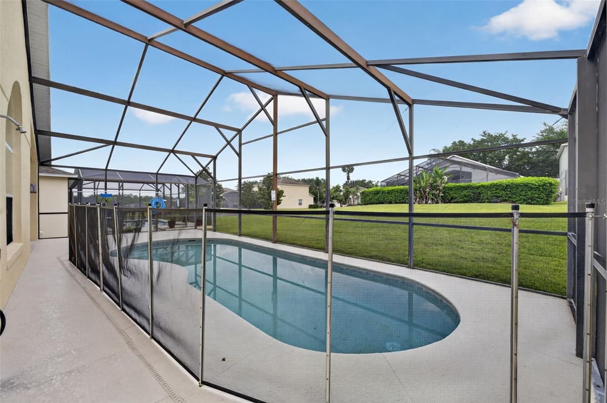 124 LANCASTER DRIVE — photo 34 of 43