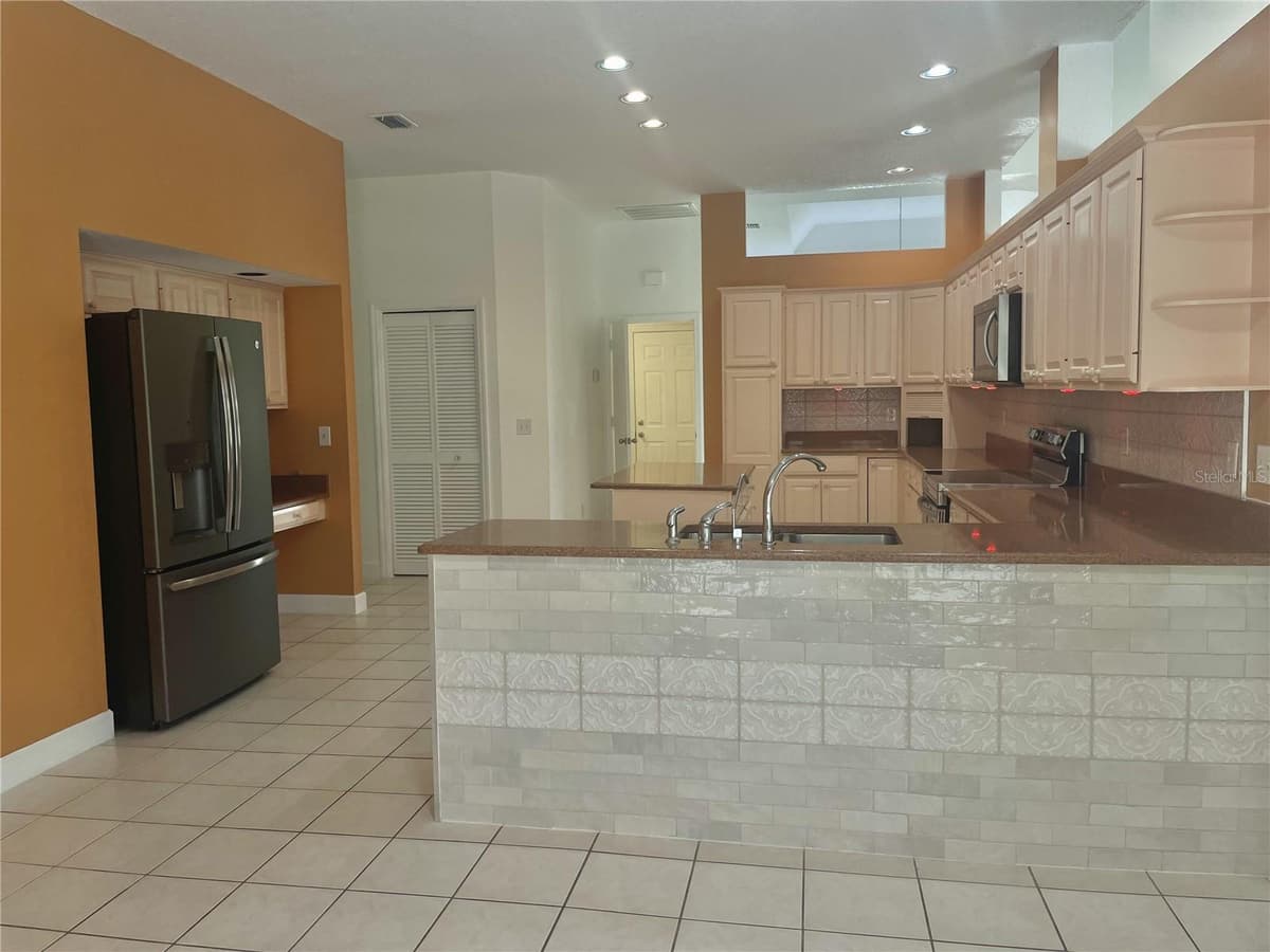 7116 PEBBLE BEACH LANE — photo 10 of 40