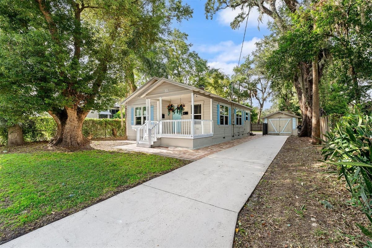 1615 E CONCORD STREET — photo 3 of 34