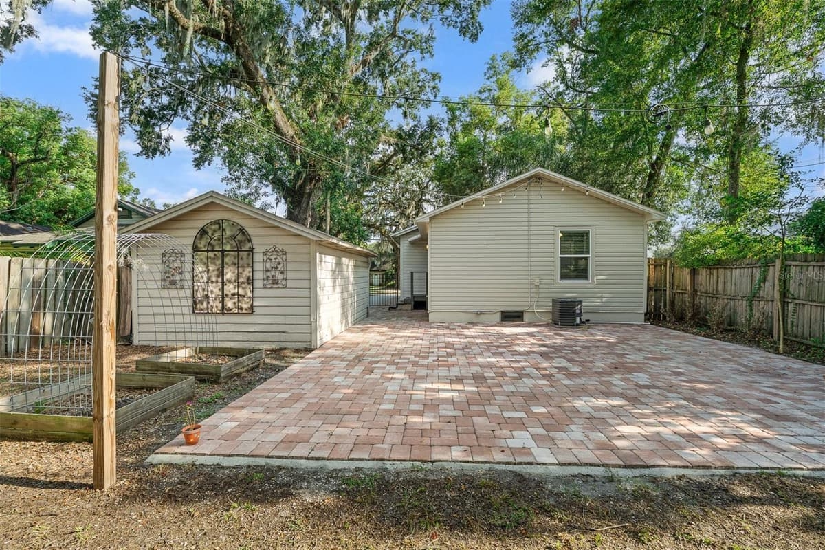 1615 E CONCORD STREET — photo 33 of 34