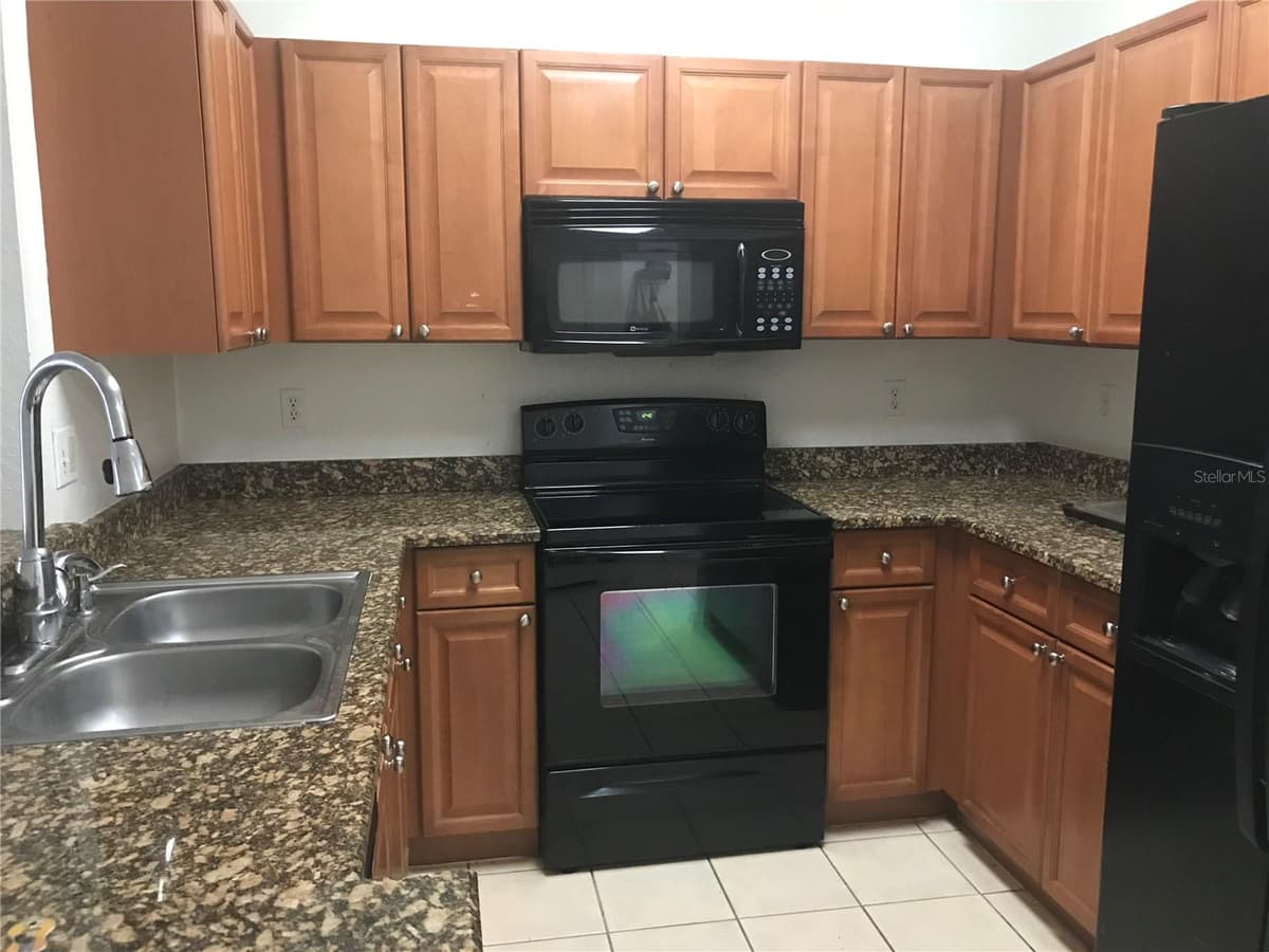 2490 LANCIEN COURT — photo 5 of 17