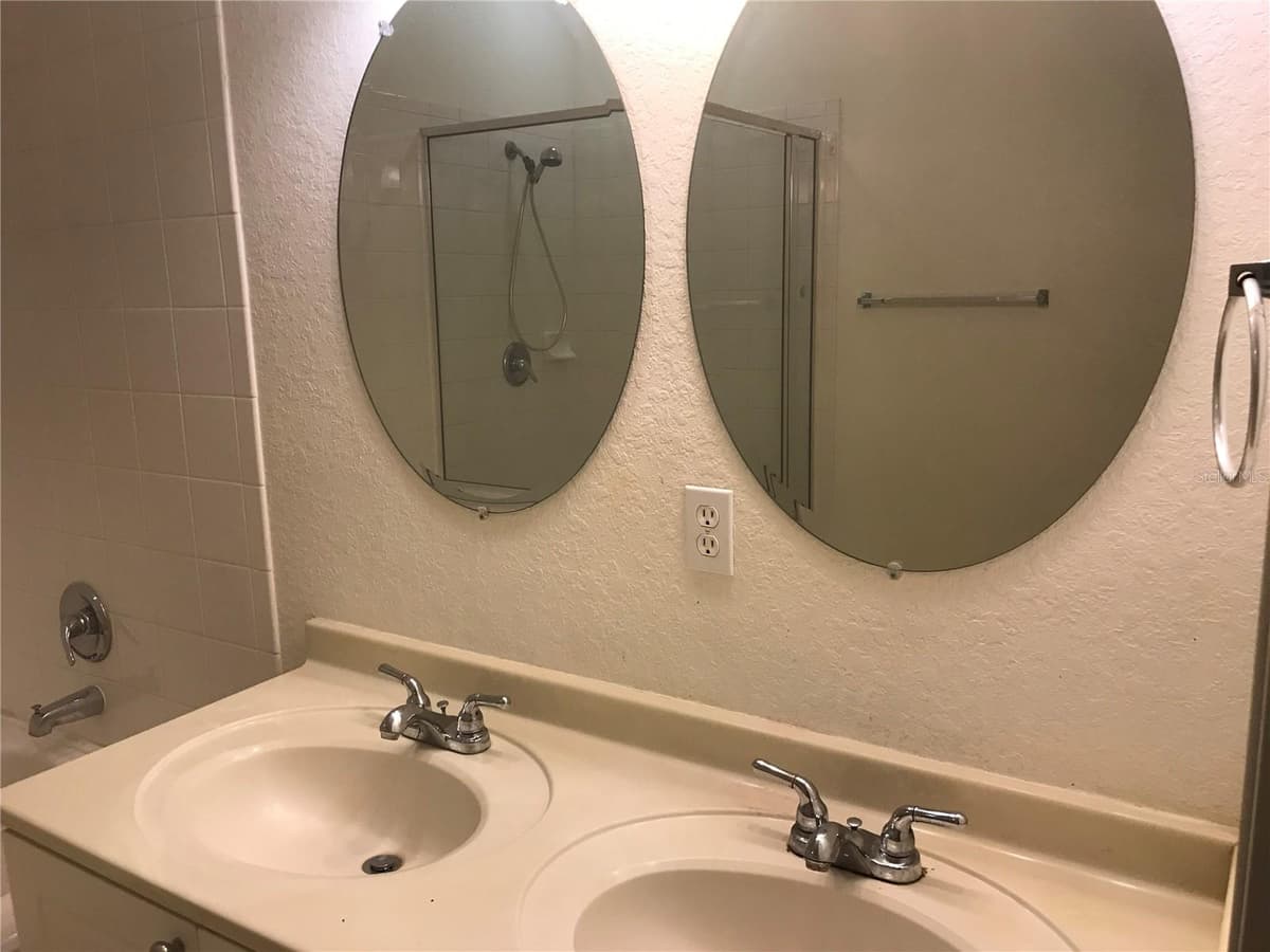 2490 LANCIEN COURT — photo 10 of 17